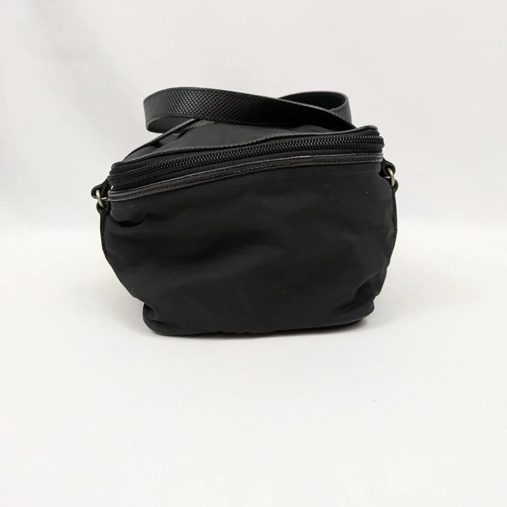 Bottega Veneta Toiletry Bag - Picture 4 of 15